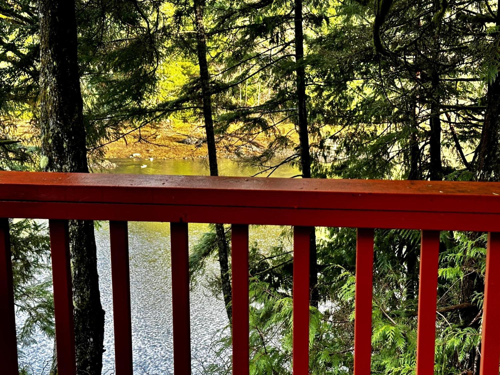Waterfront Timber Frame Cottage! Ucluelet Εξωτερικό φωτογραφία